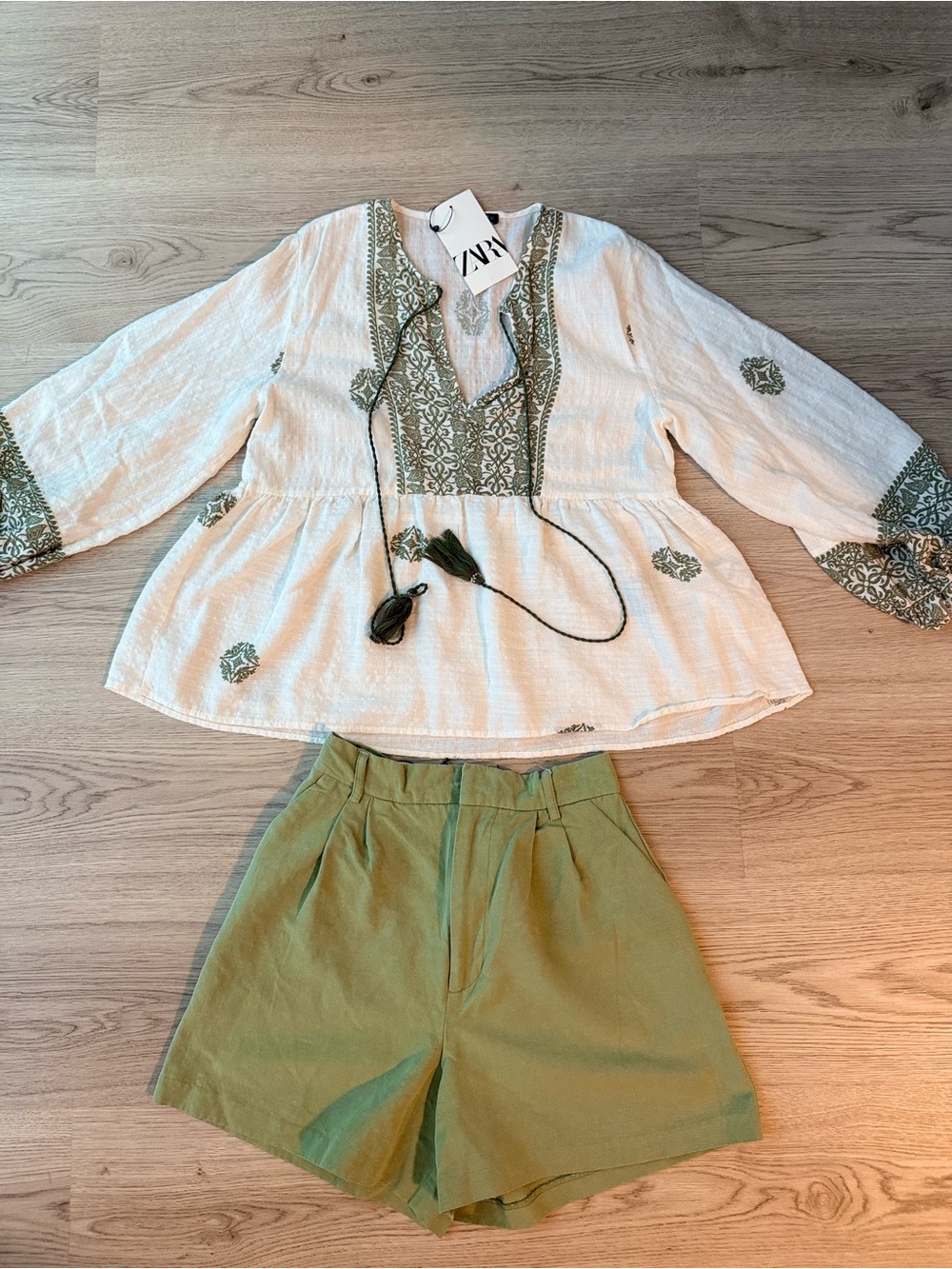 Zara set: Boho Cream Blouse and Shorts - Picture 11 of 12